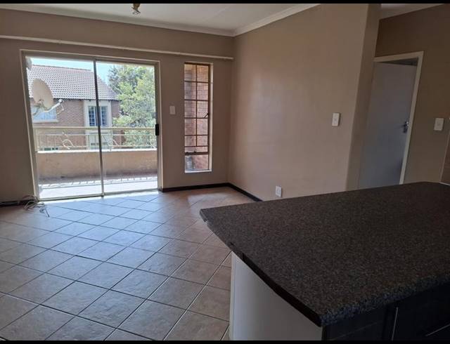 2 BEDROOM TOWNHOUSE FOR SALE IN MOOIKLOOF RIDGE ESTATE